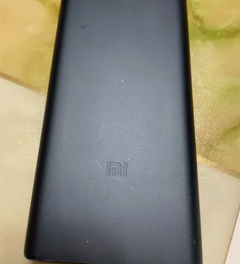 小米电源3，有点磨损，低价转手 感兴趣的话...