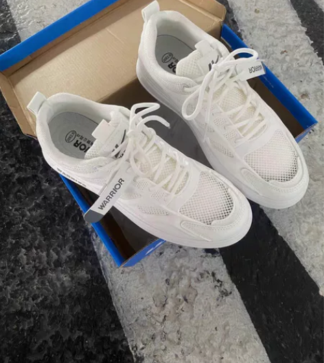 回力板鞋男款，网面型的，买回来还没穿过 感...