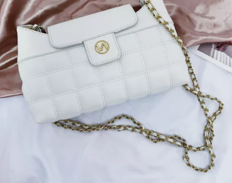 纳兰杜真皮女包，容量大。白色超好看，清爽百...