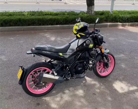 19年贝纳利幼狮250，轮毂喷漆，胎毛还在...