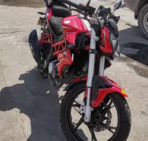 贝纳利红宝龙150化油器版，手续齐全，加装...