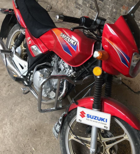 钻豹摩托车9000公里,双启动 感兴趣的话...