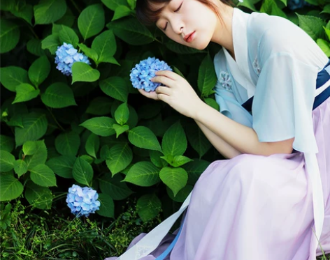 织羽集 连衣裙 感兴趣的话点“我想要”和我...