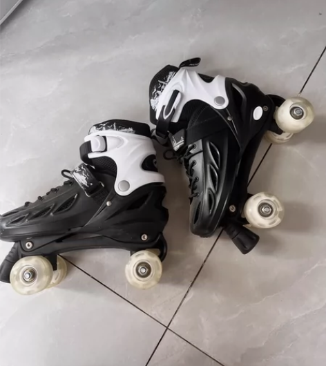 双排溜冰鞋成年滑轮闪光儿童四轮初学者滑冰男...