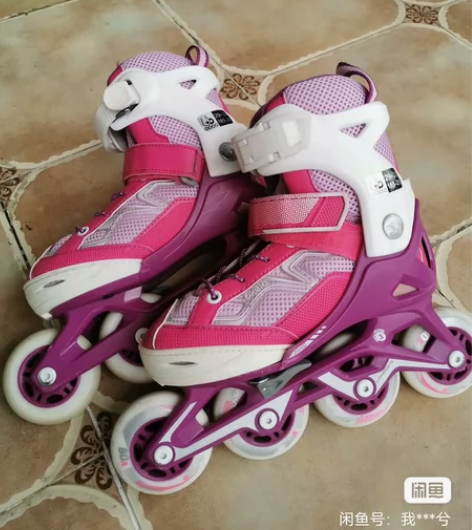 迪卡侬儿童轮滑鞋OXELO-I，鞋子成新如...
