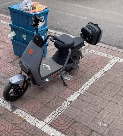 雅迪电动车原价3000买的，有盗抢险，还未...