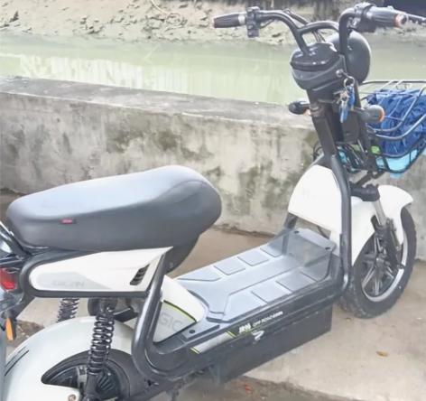 新货到店60 伏带电池车况完美圆灯地址东莞...