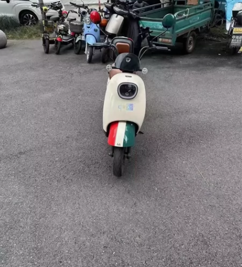 杭州同城转手一台新国标二手电瓶车，车子带黄...