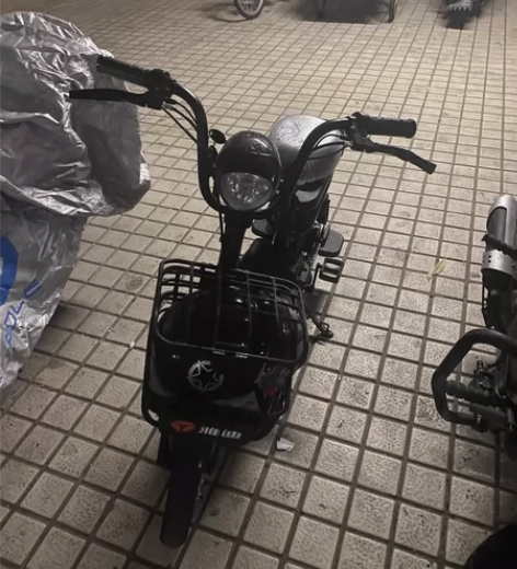 雅迪乐萌 9成新 可以先看车 可以开20多...