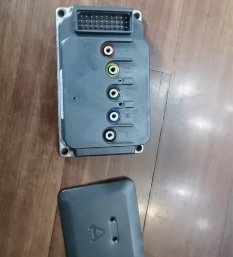 小牛2020款US控制板，原车开了不到两百...