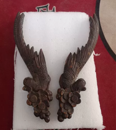 #粉丝福利# 老木雕凤凰一对，包老原滋原味...