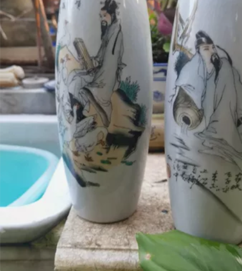 东晋书法家王羲之、唐代诗人李白……观赏花瓶...