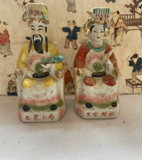 陶瓷摆件 一对 通走包邮，不含偏远，转有缘...