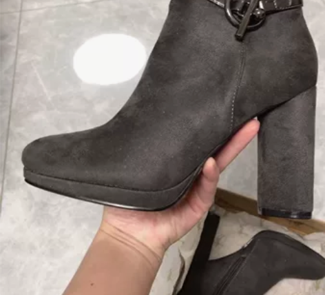 全新Kiss kriss品牌女靴38码高跟...