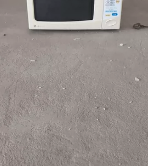 微波炉TCL。没修过正常工作。 感兴趣的话...