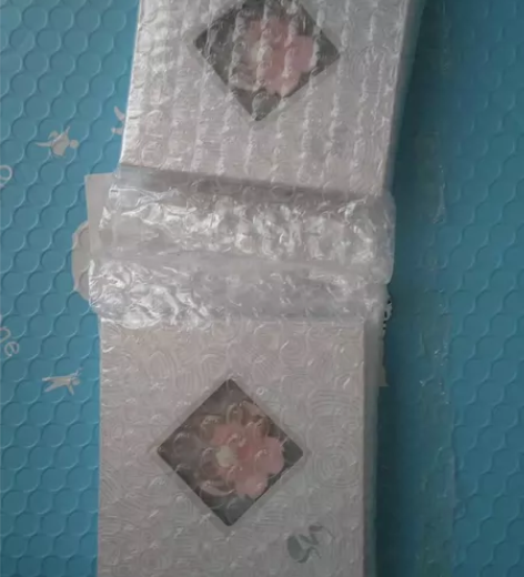 光遇花憩撒花徽章现货，全新三服未绑，因为准...