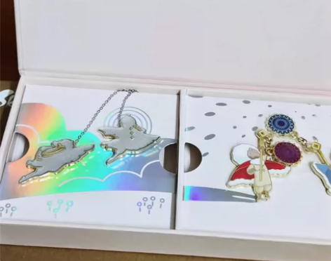 出光遇红色新年徽章 现货 全新未拆封 跟主...