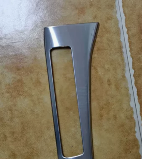 ?路虎极光后护板后备箱踏板专用内饰改装 感...