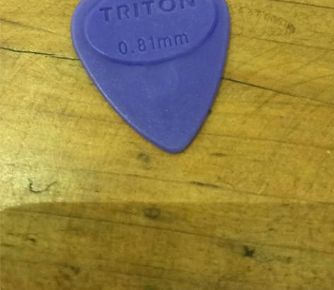 【 吉他拨片 】买东西送的，0.81 mm...