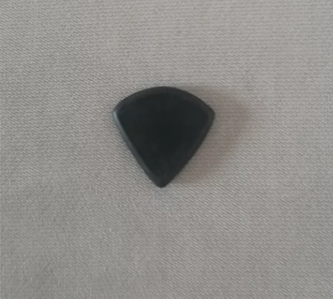 黑色手工尼龙拨片，打磨粗超 感兴趣的话点“...
