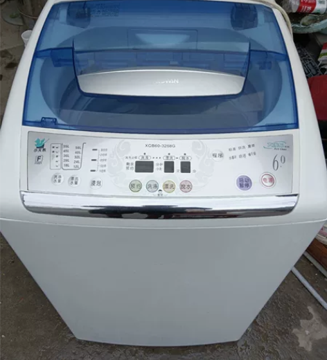 出售小天鹅6公斤波轮式全自动洗衣机一台，成...