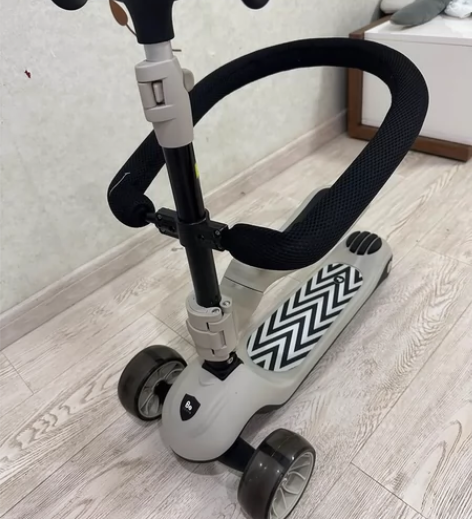 贝易滑板车，当时买的三合一，推的把手弄丢了...