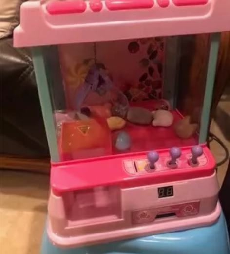 儿童迷你抓娃娃机夹公仔机小型家用投币玩具女...