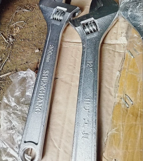 （给个快递费就包邮)活动扳手12寸多功能1...