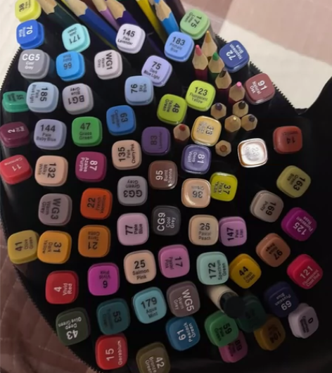 买来没用过几次的马克笔 双头至少60支 不...