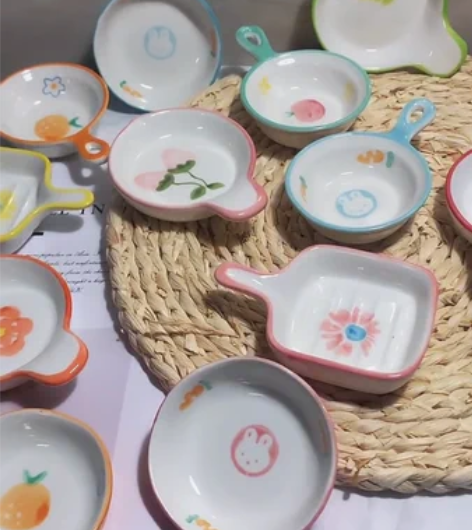 2.5元一个 陶瓷小碟子釉下彩手绘可爱萌兔...