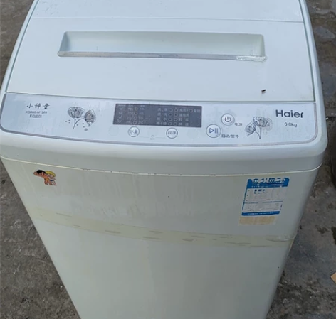 海尔波轮全自动洗衣机新旧如图，型号6公斤可...