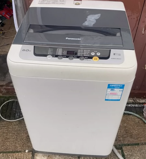 出售一台全自动洗衣机 大容量6kg 可以洗...