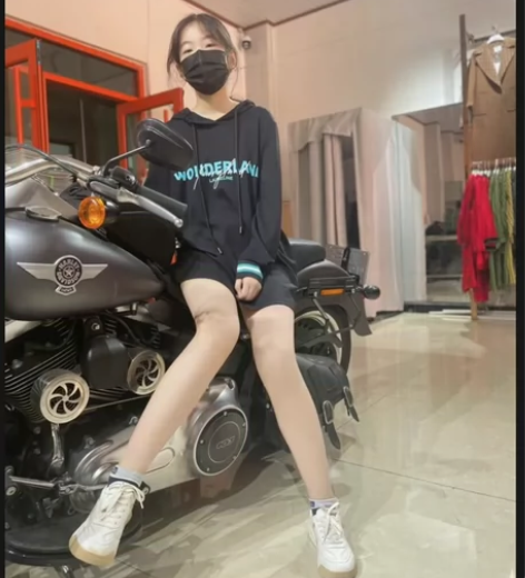 服装店店面升级，清仓各种女装，衣服福袋盲盒...