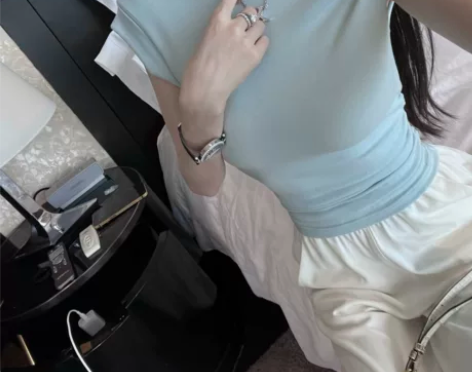 FBB limit夏季新款多色纯欲T恤女不...