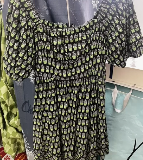 泡泡袖短裙,s码,由于本人买来不合适,一直...