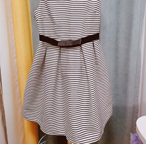 条纹花苞连衣裙收腰连衣裙，蕾丝连衣裙，甜美可爱风连衣裙，四季...