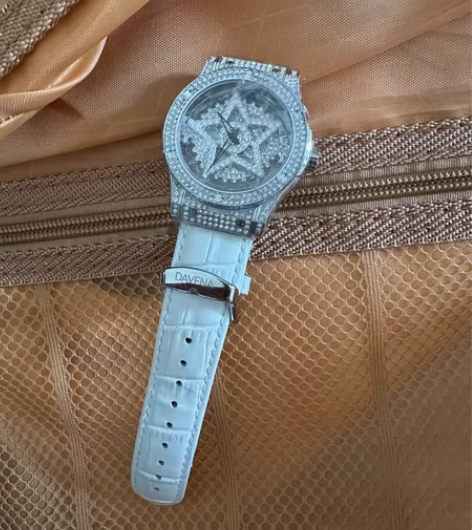 Davena手表 没怎么戴过 保护膜都在 ...