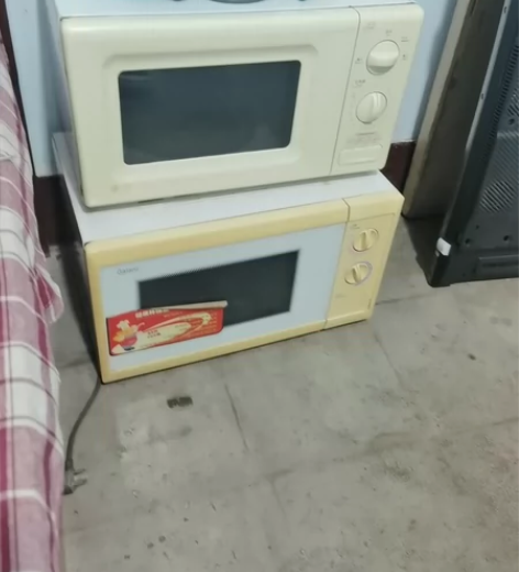 微波炉正常使用，有两台每台150元，保好用...