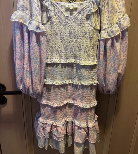 轻熟风修身木耳边泡泡袖碎花连衣裙小个子设计...