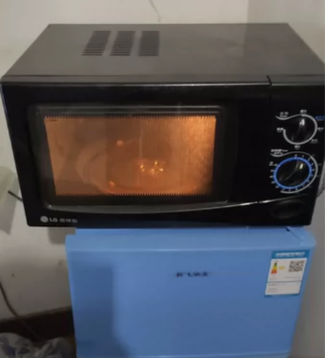 LG微波炉，可送货上楼。机械式，玻璃转盘，...