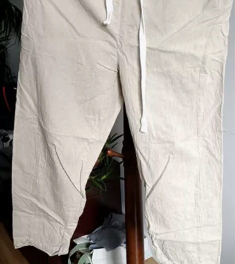 只穿过一次，男士亚麻九分裤。尺码图片里有。...