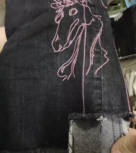 【包邮】森女部落个性刺绣牛仔七分裤 剪裁优...