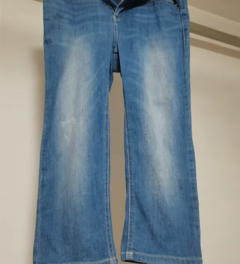 鸿星尔克七分牛仔裤女29码，码略偏小。 裤...