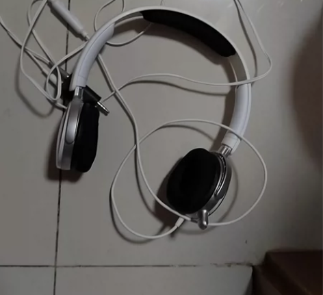 飞利浦耳机 感兴趣的话点“我想要”和我私聊...